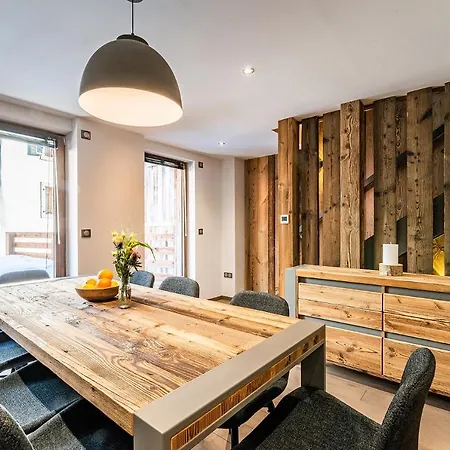 Le Globe Argentiere - By Emerald * Chamonix