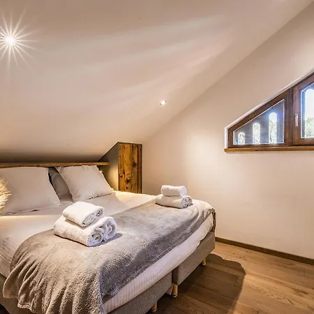 Le Globe Argentiere - By Emerald Chamonix