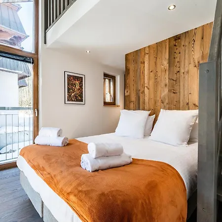 Le Globe Argentiere - By Emerald Chamonix