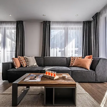 Le Globe Argentiere - By Emerald * Chamonix