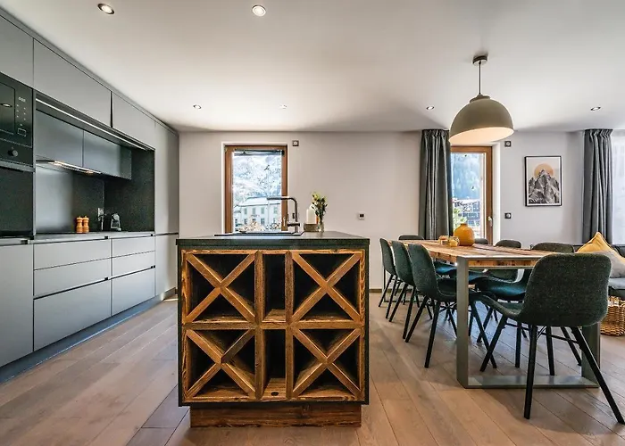 Le Globe Argentiere - By Emerald Σαμονί